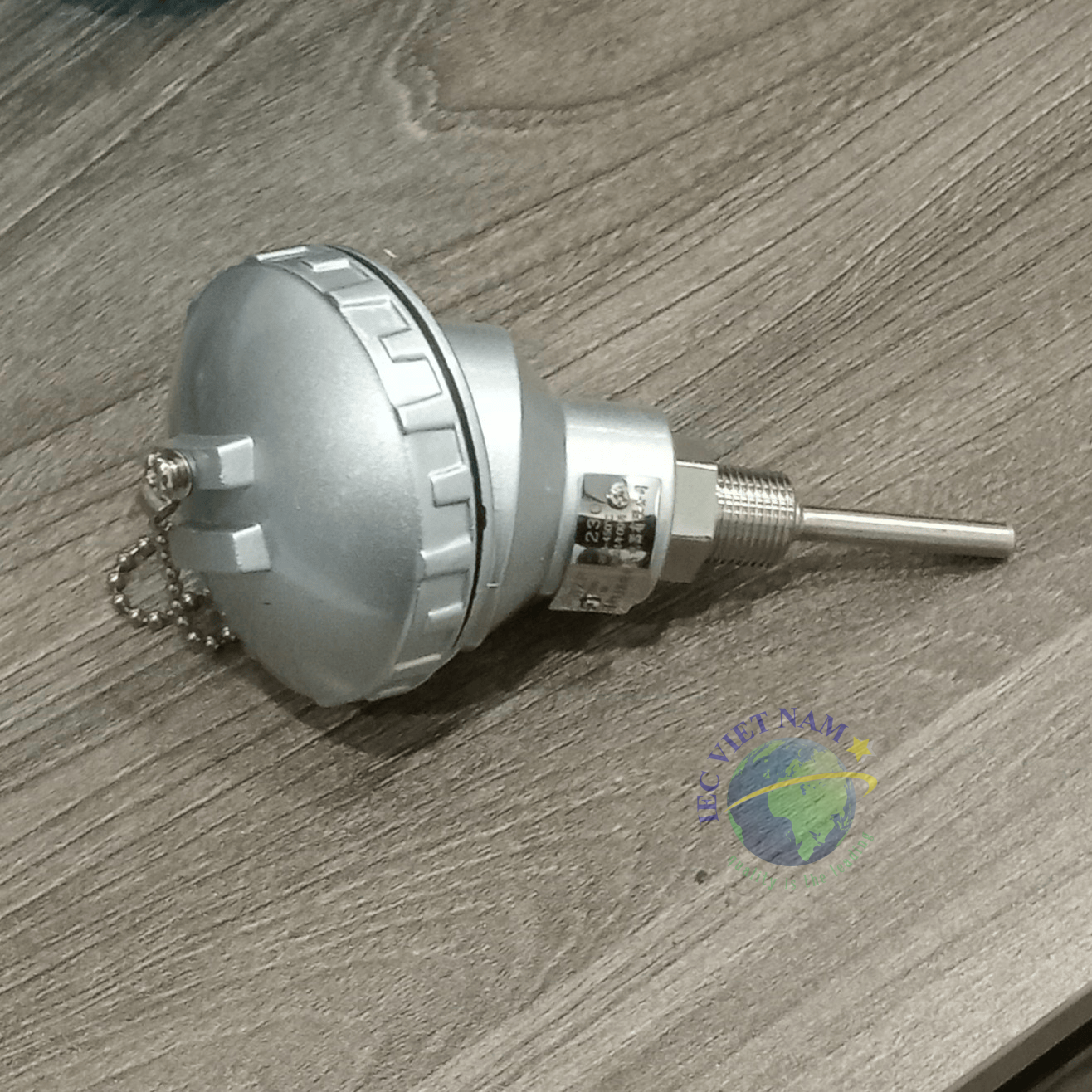 hinh-anh-cam-bien-nhiet-do-wzp-230-duoc-chup-tai-iecvietnam Hình ảnh cảm biến nhiệt độ WZP-230 được chụp tại IEC VIỆT NAM